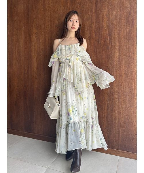 SNIDEL（スナイデル）の「オフショルフリルワンピース（ワンピース・レディース・イエロー/マルチ/コーラル・0/1）」の3枚目の写真