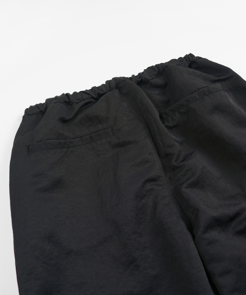 FRIZMWORKS(フリズムワークス)の「STRING NYLON TRACK PANTS _ BLACK(スウェットパンツ・メンズ・その他・SMALL/MEDIUM/LARGE/X-LARGE)」の7枚目の写真