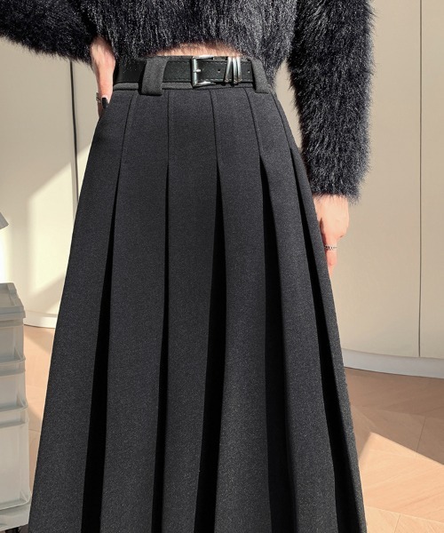 Doux Belle（ドゥーベル）の「ハイウエストプリーツミディスカート（スカート・レディース・ダークグレー/ブラック・MEDIUM）」の4枚目の写真
