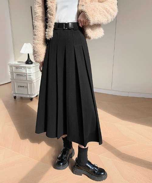 Doux Belle（ドゥーベル）の「ハイウエストプリーツミディスカート（スカート・レディース・ダークグレー/ブラック・MEDIUM）」の8枚目の写真