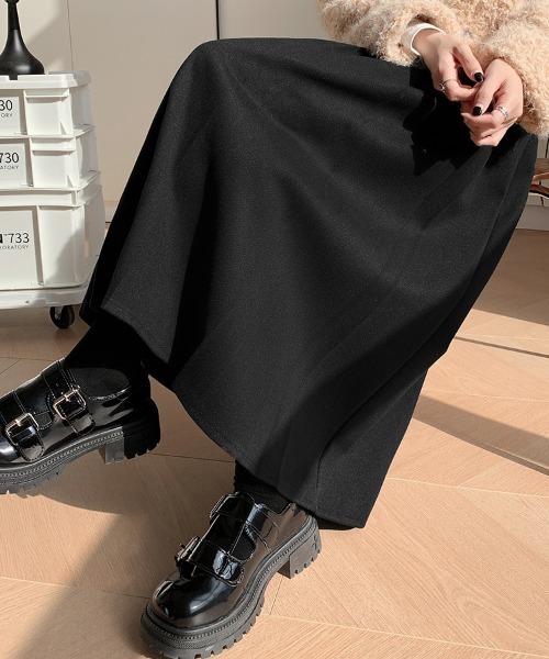 Doux Belle（ドゥーベル）の「ハイウエストプリーツミディスカート（スカート・レディース・ダークグレー/ブラック・MEDIUM）」の11枚目の写真