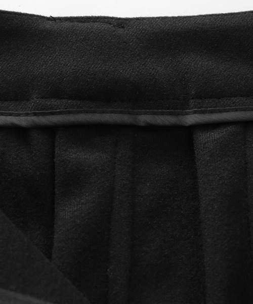 Doux Belle（ドゥーベル）の「ハイウエストプリーツミディスカート（スカート・レディース・ダークグレー/ブラック・MEDIUM）」の17枚目の写真