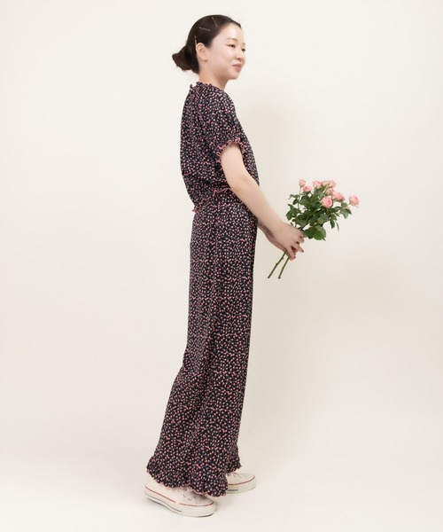 Dot＆Stripes CHILD WOMAN（ドットアンドストライプス　チャイルドウーマン）の「ポンチsmall roseプリント イージーパンツ（その他パンツ・レディース・ブラック・FREE）」の10枚目の写真