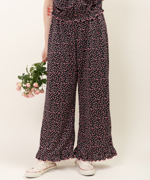 Dot＆Stripes CHILD WOMAN（ドットアンドストライプス　チャイルドウーマン）の「ポンチsmall roseプリント イージーパンツ（その他パンツ・レディース・ブラック・FREE）」の4枚目の写真