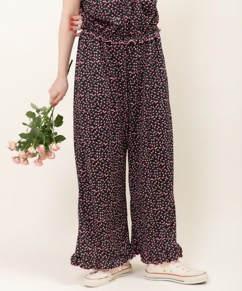 Dot＆Stripes CHILD WOMAN（ドットアンドストライプス　チャイルドウーマン）の「ポンチsmall roseプリント イージーパンツ（その他パンツ・レディース・ブラック・FREE）」の7枚目の写真