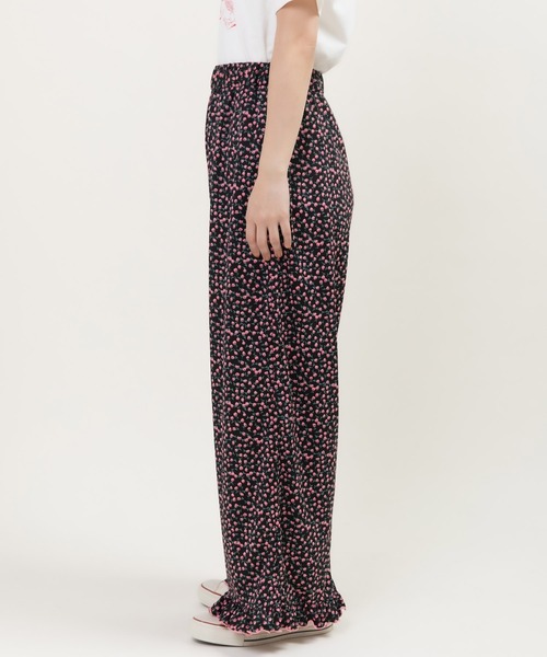 Dot＆Stripes CHILD WOMAN（ドットアンドストライプス　チャイルドウーマン）の「ポンチsmall roseプリント イージーパンツ（その他パンツ・レディース・ブラック・FREE）」の21枚目の写真