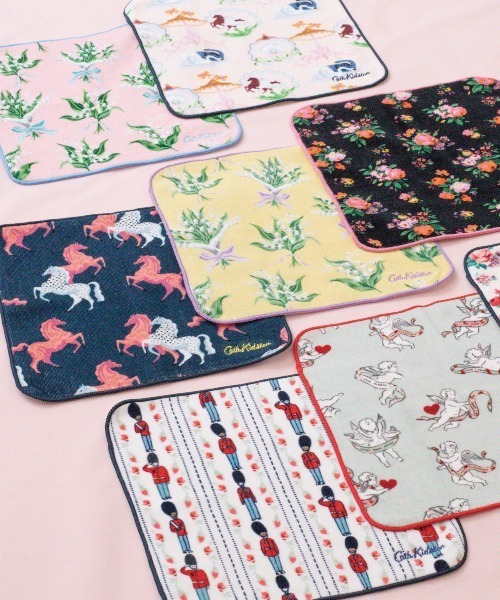 Cath Kidston(キャスキッドソン)の「タオルハンカチ Lily Of The Valley(ハンカチ/ハンドタオル・レディース・イエロー/ピンク・FREE)」の4枚目の写真