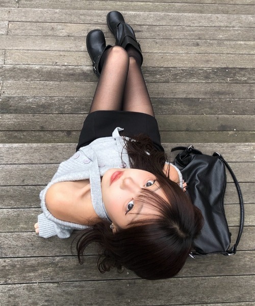 anyonemore(エニワンモア)の「折り返しオフショルダーボタンニットマフラーセット(ニット/セーター・レディース・アイボリー/グレー・FREE)」の21枚目の写真