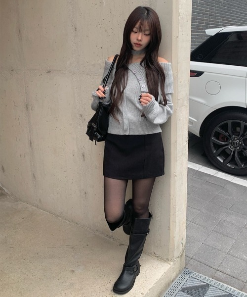 anyonemore(エニワンモア)の「折り返しオフショルダーボタンニットマフラーセット(ニット/セーター・レディース・アイボリー/グレー・FREE)」の9枚目の写真