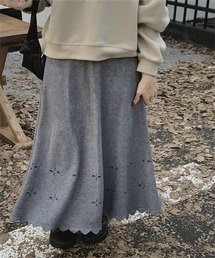 裾刺繍フレアニットスカート