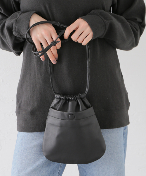 FRAMeWORK（フレームワーク）の「CCU drawstring bag（クラッチバッグ・レディース・ブラウン/ブラック・FREE）」の15枚目の写真