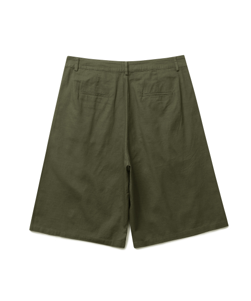 CONNECT KINLOCH(コネクトキンロック)の「バミューダツーピンタックチノハーフパンツ(カーキ)(その他パンツ・メンズ・その他・MEDIUM/LARGE/X-LARGE)」の2枚目の写真