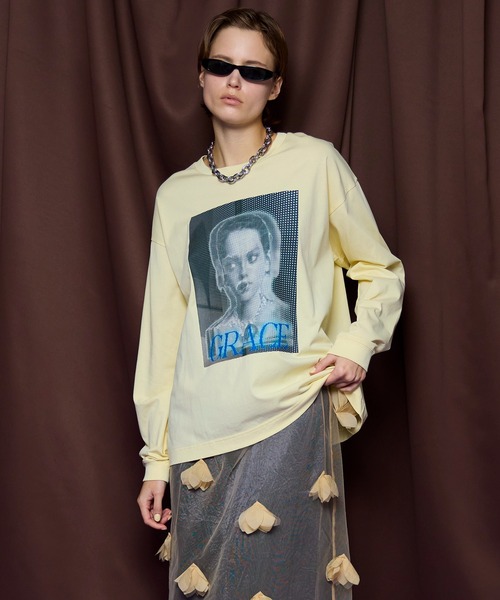 MAISON SPECIAL(メゾンスペシャル)の「GRACE Print Long Tee/GRACEプリントロンTEE(Tシャツ/カットソー・レディース・ホワイト/イエロー/チャコールグレー・FREE)」の3枚目の写真