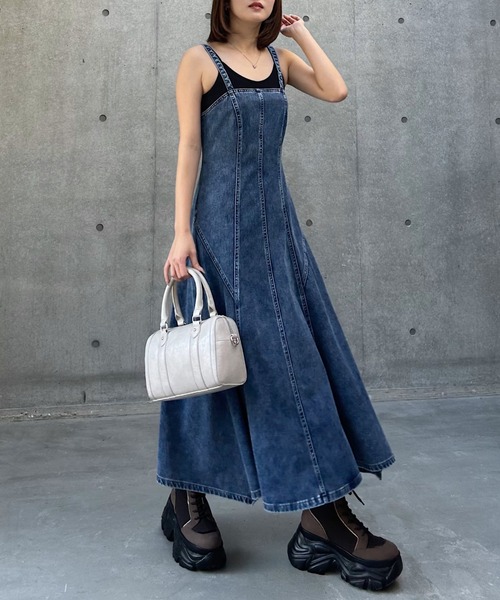 PAGEBOY（ページボーイ）の「＜まるでデニム見え！/紫外線カット/ストレッチ＞マルデニキャミワンピース（ワンピース・レディース・ライトブルー/ブラック/ブルー・FREE）」の3枚目の写真