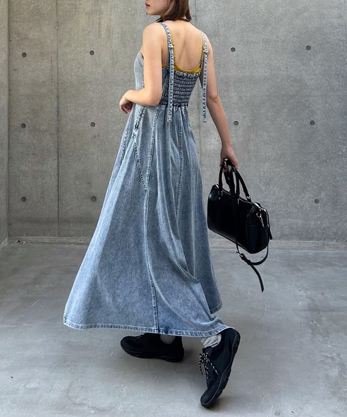 PAGEBOY（ページボーイ）の「＜まるでデニム見え！/紫外線カット/ストレッチ＞マルデニキャミワンピース（ワンピース・レディース・ライトブルー/ブラック/ブルー・FREE）」の15枚目の写真