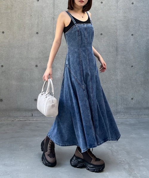 PAGEBOY（ページボーイ）の「＜まるでデニム見え！/紫外線カット/ストレッチ＞マルデニキャミワンピース（ワンピース・レディース・ライトブルー/ブラック/ブルー・FREE）」の16枚目の写真