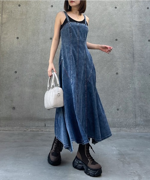 PAGEBOY（ページボーイ）の「＜まるでデニム見え！/紫外線カット/ストレッチ＞マルデニキャミワンピース（ワンピース・レディース・ライトブルー/ブラック/ブルー・FREE）」の17枚目の写真