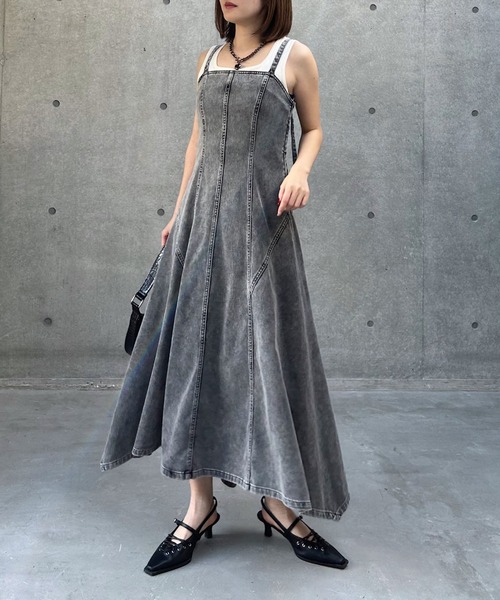 PAGEBOY（ページボーイ）の「＜まるでデニム見え！/紫外線カット/ストレッチ＞マルデニキャミワンピース（ワンピース・レディース・ライトブルー/ブラック/ブルー・FREE）」の4枚目の写真