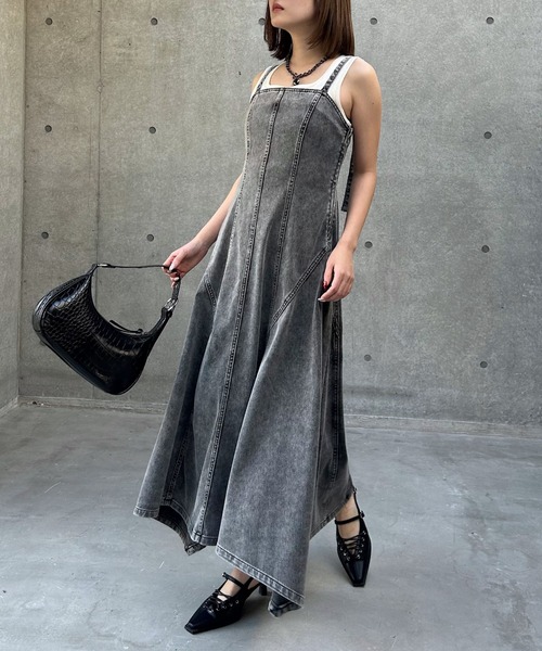 PAGEBOY（ページボーイ）の「＜まるでデニム見え！/紫外線カット/ストレッチ＞マルデニキャミワンピース（ワンピース・レディース・ライトブルー/ブラック/ブルー・FREE）」の7枚目の写真