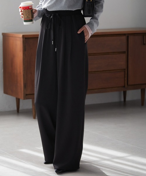 RANAN（ラナン）の「【全骨格◎/体型拾わず美脚見え】とろみ2タックイージーパンツ【4サイズ展開 S/M/L/LL】【イージーケア】（その他パンツ・レディース・アイボリー/ブラック/ブラウン/チャコール・L/LL/M/S）」の5枚目の写真