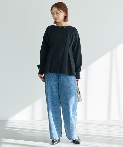 LAVEANGE(ラビアンジェ)の「ウエストタック ライトスウェットプルオーバー(スウェット・レディース・グレイッシュベージュ/ブラック・3L/LL/M/5L/4L)」の6枚目の写真