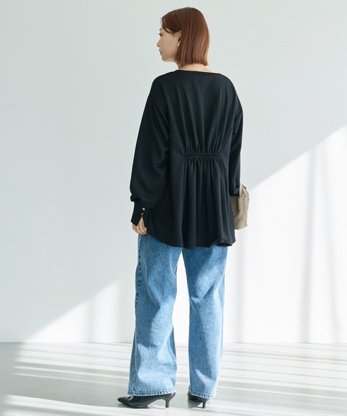 LAVEANGE(ラビアンジェ)の「ウエストタック ライトスウェットプルオーバー(スウェット・レディース・グレイッシュベージュ/ブラック・3L/LL/M/5L/4L)」の10枚目の写真