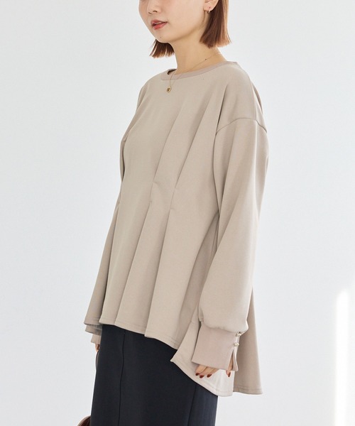 LAVEANGE(ラビアンジェ)の「ウエストタック ライトスウェットプルオーバー(スウェット・レディース・グレイッシュベージュ/ブラック・3L/LL/M/5L/4L)」の12枚目の写真