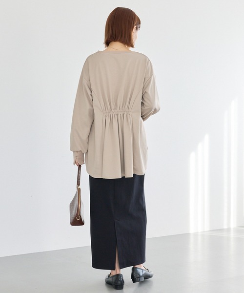 LAVEANGE(ラビアンジェ)の「ウエストタック ライトスウェットプルオーバー(スウェット・レディース・グレイッシュベージュ/ブラック・3L/LL/M/5L/4L)」の19枚目の写真