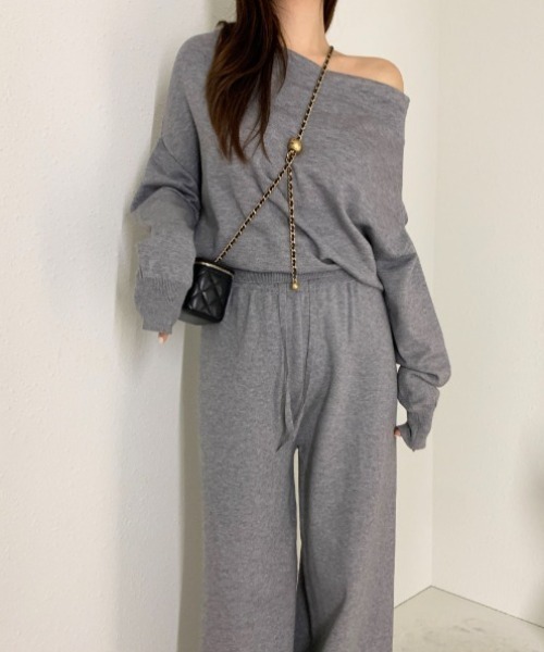 Aelina(エリナ)の「オフショルダー長袖トップスハイウエストワイドパンツセットアップ(セットアップ・レディース・アイボリー/グレー/ブラック・FREE)」の15枚目の写真