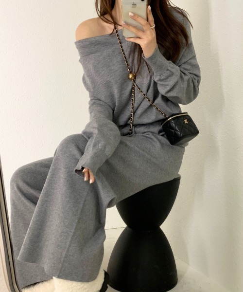 Aelina(エリナ)の「オフショルダー長袖トップスハイウエストワイドパンツセットアップ(セットアップ・レディース・アイボリー/グレー/ブラック・FREE)」の16枚目の写真