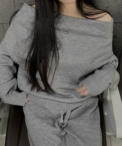 Aelina(エリナ)の「オフショルダー長袖トップスハイウエストワイドパンツセットアップ(セットアップ・レディース・アイボリー/グレー/ブラック・FREE)」の12枚目の写真