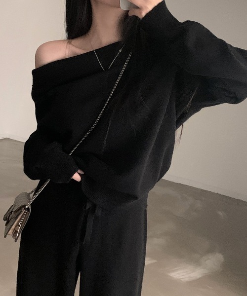 Aelina(エリナ)の「オフショルダー長袖トップスハイウエストワイドパンツセットアップ(セットアップ・レディース・アイボリー/グレー/ブラック・FREE)」の5枚目の写真