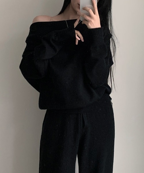 Aelina(エリナ)の「オフショルダー長袖トップスハイウエストワイドパンツセットアップ(セットアップ・レディース・アイボリー/グレー/ブラック・FREE)」の9枚目の写真