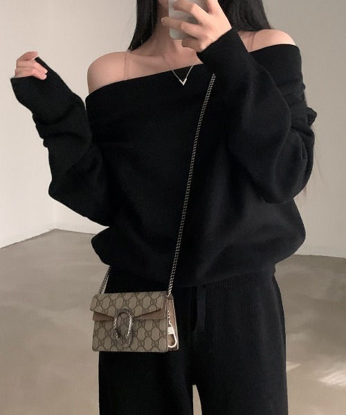 Aelina(エリナ)の「オフショルダー長袖トップスハイウエストワイドパンツセットアップ(セットアップ・レディース・アイボリー/グレー/ブラック・FREE)」の8枚目の写真