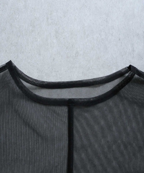 Bulue.(ブルー)の「【Bulue.】シアートップス(Tシャツ/カットソー・レディース・グレイッシュベージュ/オフホワイト/ブラック・FREE)」の4枚目の写真