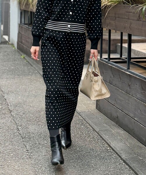 MICO COULIER（ミコクリエ）の「《セットアップ対応》エステルニットドットスカート（スカート・レディース・ライトグレー/ブラック・38）」の2枚目の写真