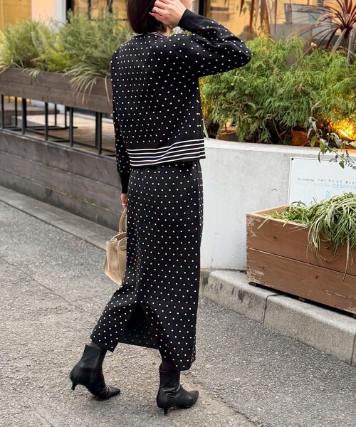 MICO COULIER（ミコクリエ）の「《セットアップ対応》エステルニットドットスカート（スカート・レディース・ライトグレー/ブラック・38）」の8枚目の写真