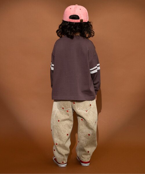 BREEZE(ブリーズ)の「ハート総柄 刺繍バレルパンツ_ジュニア対応(デニムパンツ・キッズ・ベージュ/ブラック・140/130/80/120/110/100/90)」の4枚目の写真