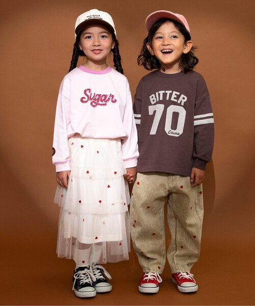 BREEZE(ブリーズ)の「ハート総柄 刺繍バレルパンツ_ジュニア対応(デニムパンツ・キッズ・ベージュ/ブラック・140/130/80/120/110/100/90)」の6枚目の写真