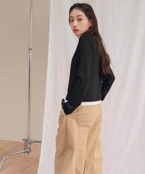 miette(ミエット)の「レイヤード風Vネックヘンリートップス(Tシャツ/カットソー・レディース・ブラック/レッド/ブラウン/グレー・L/M/S)」の9枚目の写真
