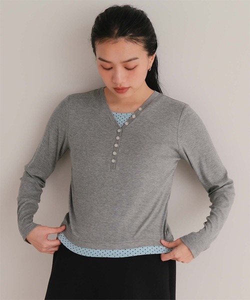 miette(ミエット)の「レイヤード風Vネックヘンリートップス(Tシャツ/カットソー・レディース・ブラック/レッド/ブラウン/グレー・L/M/S)」の14枚目の写真