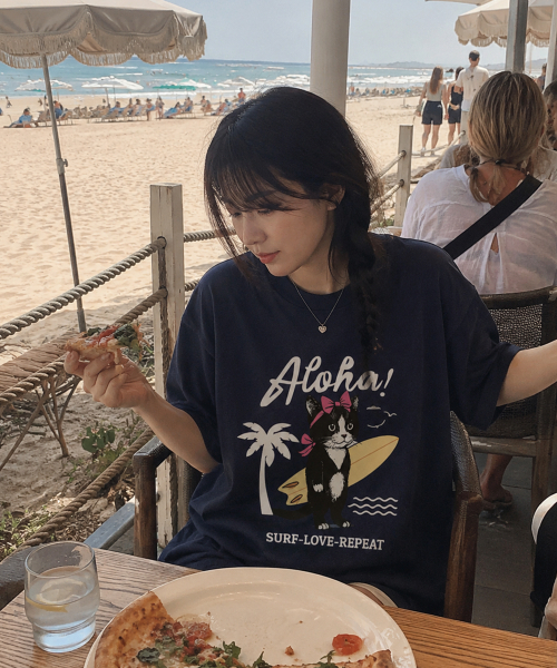 ROIDESROIS(ロワデロワ)の「アロハキトンキャットプリント半袖Tシャツ(ネイビー)(Tシャツ/カットソー・レディース・その他・M/L/2XL/XL/S)」の1枚目の写真