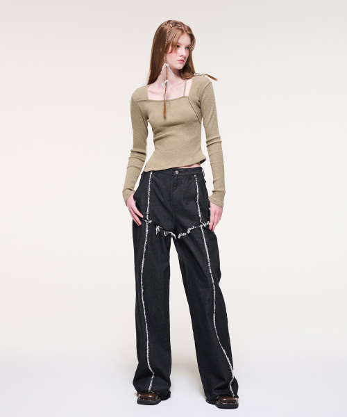 ETMON(エトモン)の「Square Neck Slit T-Shirt, Khaki(Tシャツ/カットソー・レディース・その他・FREE)」の2枚目の写真