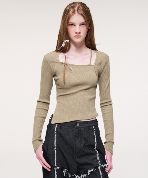ETMON(エトモン)の「Square Neck Slit T-Shirt, Khaki(Tシャツ/カットソー・レディース・その他・FREE)」の4枚目の写真