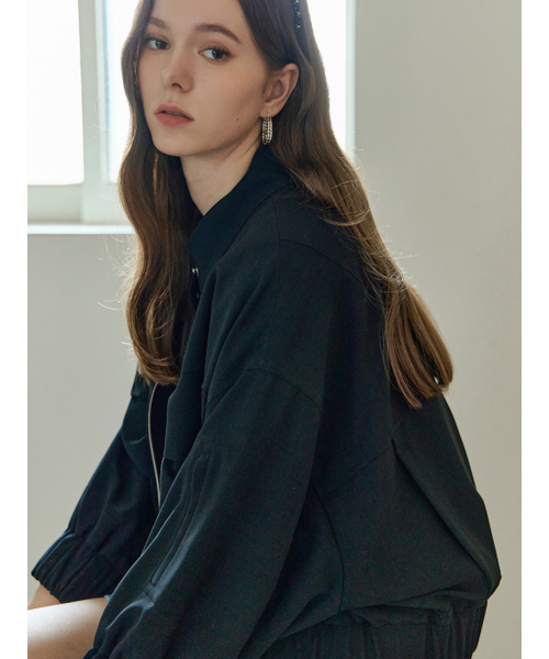 MAXZA（マージャコレクション）の「アウトポケットルーズフィットブルゾンクロップジャンパー（ブルゾン・レディース・ネイビー・FREE）」の2枚目の写真