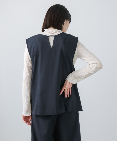 Bou Jeloud(ブージュルード)の「【はあちゅう*Bou Jeloud】2WAYフェイスベスト(ベスト・レディース・ベージュ/ネイビー・38/40)」の5枚目の写真