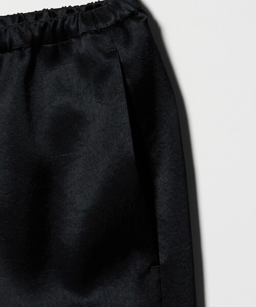 UNITED ARROWS(ユナイテッドアローズ)の「サテン 3Dリボン パンツ ‐ウォッシャブル‐(その他パンツ・レディース・ブラック・36/38)」の12枚目の写真