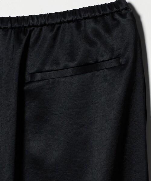 UNITED ARROWS(ユナイテッドアローズ)の「サテン 3Dリボン パンツ ‐ウォッシャブル‐(その他パンツ・レディース・ブラック・36/38)」の13枚目の写真