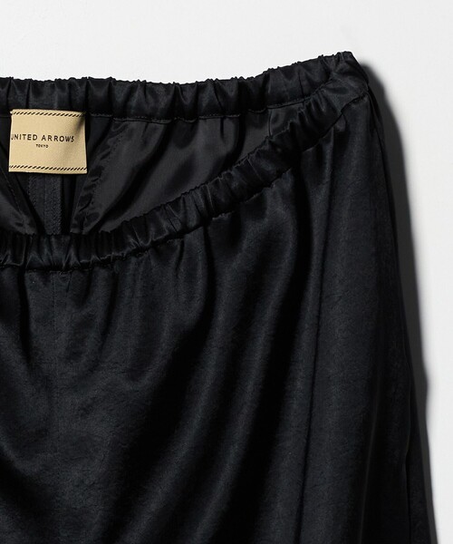 UNITED ARROWS(ユナイテッドアローズ)の「サテン 3Dリボン パンツ ‐ウォッシャブル‐(その他パンツ・レディース・ブラック・36/38)」の14枚目の写真