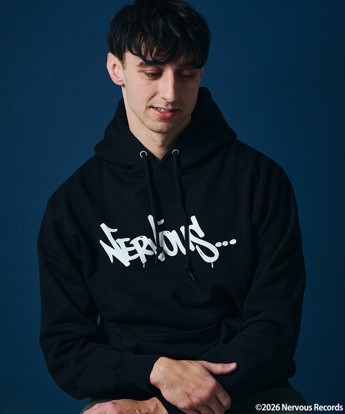 JOURNAL STANDARD（ジャーナルスタンダード）の「Nervous Records / ナーヴァス・レコーズ × JOURNAL STANDARD フーディ（パーカー・メンズ・ブラック・MEDIUM/LARGE/X-LARGE）」の4枚目の写真